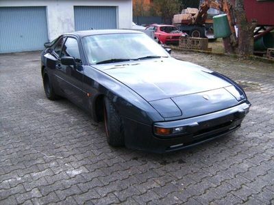 Porsche 944