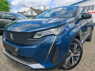 Gebraucht Peugeot 5008 Allure 131 PS (96 kW) 2022 Blau SUV