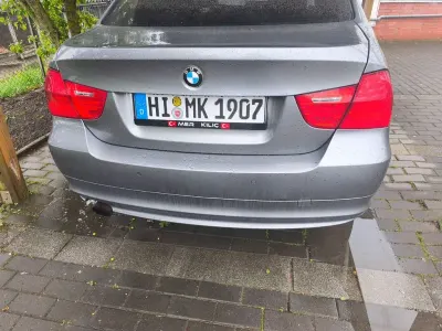 Gebraucht BMW 318 143 PS (105 kW) 2010 Grau Limousine
