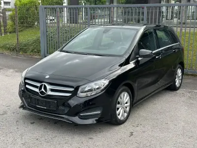 Gebraucht Mercedes B180 122 PS (89 kW) 2016 Schwarz Van / Kleinbus
