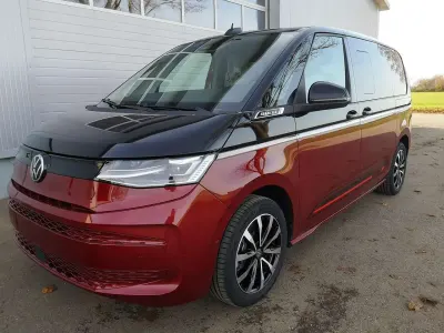Neu VW Multivan Edition 150 PS (110 kW) 2026 Deepblack perleffekt / fortanarot metallic Van / Kleinbus