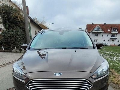 Gebraucht Ford Focus Titanium 125 PS (91 kW) 2017 Braun Kombi