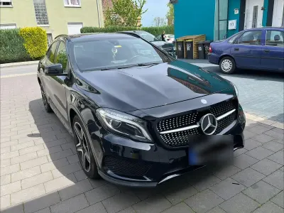 Brugt Mercedes GLA250 AMG line 211 HK (155 kW) 2016 Sort SUV