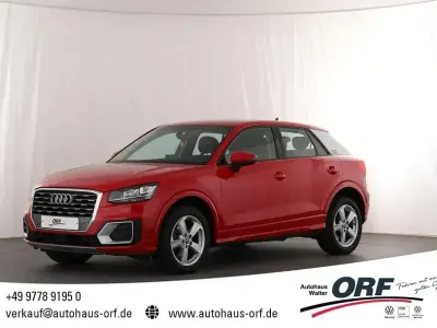 Używany Audi Q2 Advanced 116 KM (85 kW) 2020 Czerwony SUV