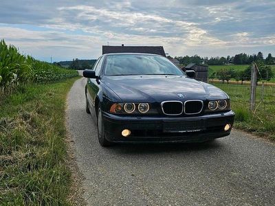 BMW 525