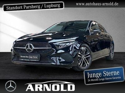Schwarz (kosmosschwarz) Gebraucht 2024 Mercedes A180 Progressive Limousine | 28.370 € (Fairer Preis)