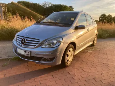 Gebraucht Mercedes B150 95 PS (69 kW) 2007 Silber Van / Kleinbus