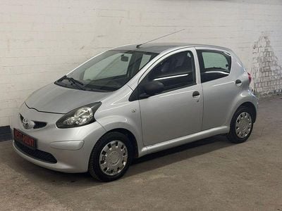 Gebraucht Toyota Aygo Basis 68 PS (50 kW) 2009 Silber Kleinwagen
