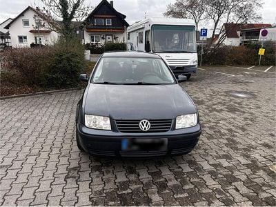 Usata VW Bora 115 CV (84 kW) 2000 Andere farben Berlina