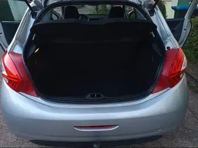 Gebraucht Peugeot 208 Access 68 PS (50 kW) 2012 Silber Kleinwagen