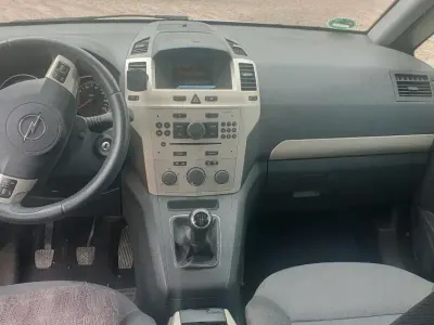 Gebraucht Opel Zafira 140 PS (102 kW) 2008 Silber Van / Kleinbus