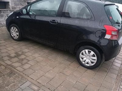 Schwarz Gebraucht 2011 Toyota Yaris Kleinwagen | 2.500 € (Fairer Preis)