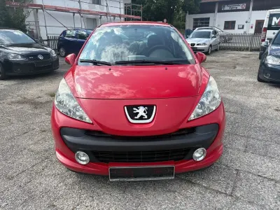Gebraucht Peugeot 207 Urban Move 95 PS (69 kW) 2009 Rot Limousine