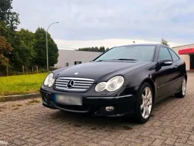 Gebraucht Mercedes C160 122 PS (89 kW) 2005 Schwarz Coupé