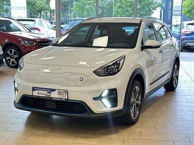 Weiß (ud) schneeweiß Gebraucht 2022 Kia e-Niro Vision SUV | 17.870 € (Guter Preis)