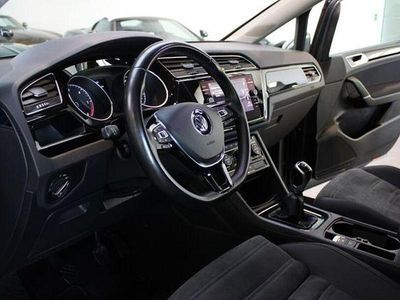 Gebraucht VW Touran Highline 150 PS (110 kW) 2019 Grau Van / Kleinbus