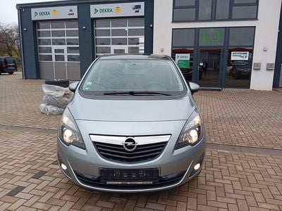Grau Gebraucht 2012 Opel Meriva Edition Van / Kleinbus | 5.800 € (Fairer Preis)