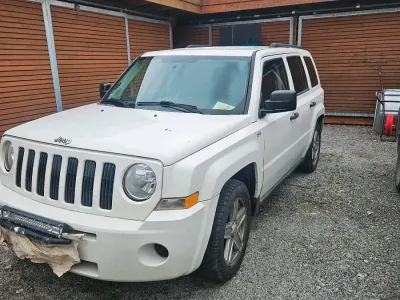 Gebraucht Jeep Patriot 140 PS (102 kW) 2008 Weiß SUV