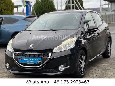 Gebraucht Peugeot 208 Active 82 PS (60 kW) 2014 Schwarz Kleinwagen