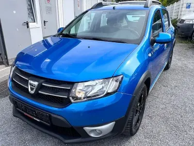 Käytetty Dacia Sandero Prestige 90 HP (66 kW) 2015 Sininen Katumaasturi