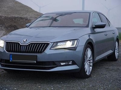 Gebraucht Skoda Superb Style 150 PS (110 kW) 2015 Grau Limousine