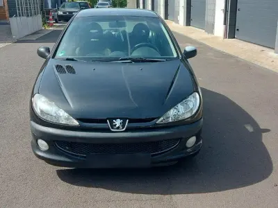 Gebraucht Peugeot 206 75 PS (55 kW) 2007 Schwarz Kleinwagen