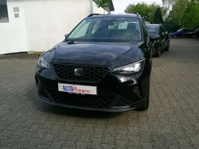 Używany Seat Arona Reference 95 KM (69 kW) 2025 Czarny SUV