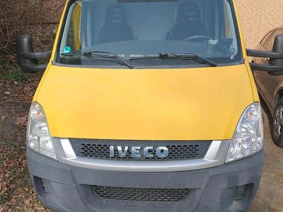 Gebraucht Iveco Daily 106 PS (77 kW) 2010 Gelb Limousine
