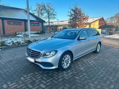 Gebraucht Mercedes E220 194 PS (142 kW) 2018 Silber Kombi