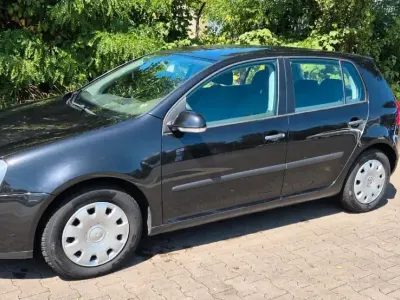 Gebraucht VW Golf V 115 PS (84 kW) 2004 Schwarz Kleinwagen