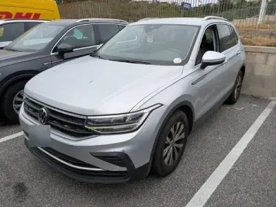 Gebraucht VW Tiguan Life 122 PS (89 kW) 2023 Silber SUV