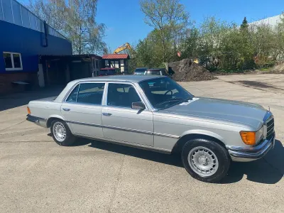 Gebraucht Mercedes 280 185 PS (136 kW) 1977 Silber Limousine