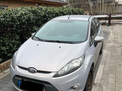 Gebraucht Ford Fiesta Trend 82 PS (60 kW) 2012 Grau Kleinwagen