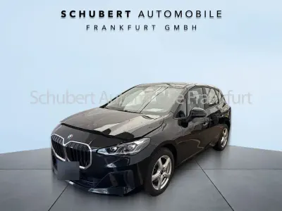 Gebraucht BMW 220 Active Tourer Luxury Line 170 PS (125 kW) 2023 Schwarz Van / Kleinbus