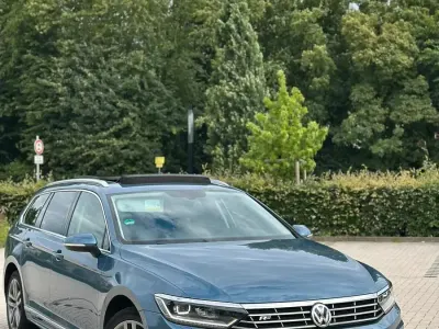 Gebraucht VW Passat R-line 150 PS (110 kW) 2016 Blau Kombi