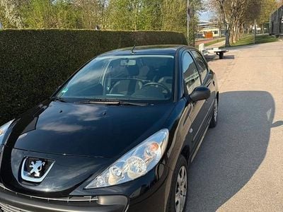 Gebraucht Peugeot 206+ 75 PS (55 kW) 2009 Schwarz Kleinwagen