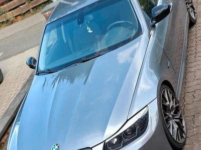 Gebraucht BMW 325 218 PS (160 kW) 2009 Grau Limousine