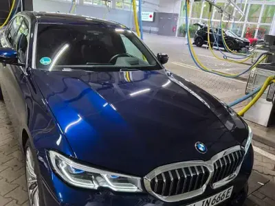Gebraucht BMW 330e Luxury Line 292 PS (214 kW) 2020 Blau Limousine