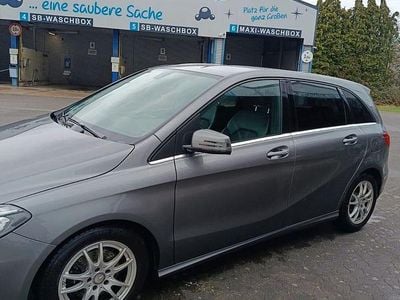 Gebraucht Mercedes B180 110 PS (80 kW) 2014 Grau Van / Kleinbus