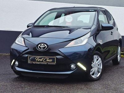 Gebraucht Toyota Aygo X-play 69 PS (50 kW) 2014 Blau Kleinwagen