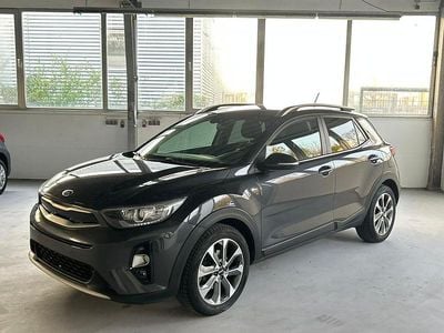 Second-hand Kia Stonic Vision 99 CP (72 kW) 2018 Negru SUV