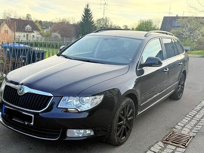 Usado Skoda Superb Exclusive 143 HP (105 kW) 2013 Preto Carrinha