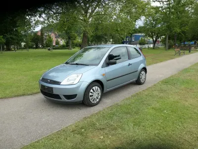 Gebraucht Ford Fiesta 60 PS (44 kW) 2005 Silber Kleinwagen