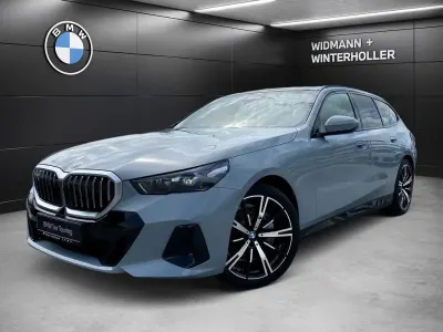 Neu BMW 540 M Sport 303 PS (222 kW) 2026 Grau Limousine