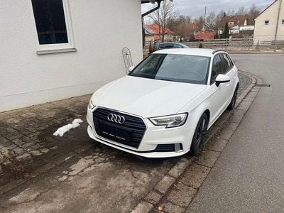 Gebraucht Audi A3 Sport 116 PS (85 kW) 2019 Weiß Limousine