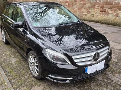 Gebraucht Mercedes B180 122 PS (89 kW) 2011 Schwarz Van / Kleinbus