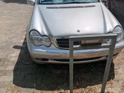 Gebraucht Mercedes C200 163 PS (119 kW) 2002 Silber Limousine