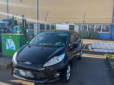 Usata Ford Fiesta Titanium 97 CV (71 kW) 2009 Nero Utilitaria