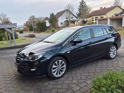 Grün Gebraucht 2016 Opel Astra Kombi | 6.100 € (Guter Preis)