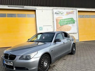 Gebraucht BMW 523 170 PS (125 kW) 2006 Grau Limousine